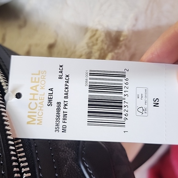 Michael Kors brand Sheila backpack - Picture 8 of 12